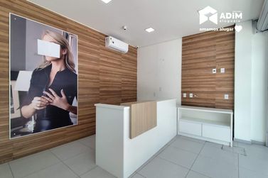 Sal&atilde;o Comercial para alugar - 180m&sup2; - Centro