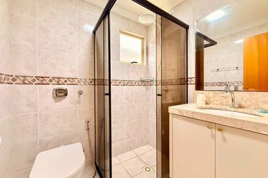 Apartamento &agrave; venda - 114m&sup2; - Meia Praia