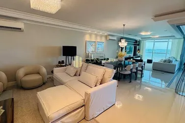 Apartamento &agrave; venda - 281m&sup2; - Meia Praia