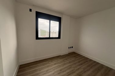 Apartamento &agrave; venda - 130m&sup2; - Meia Praia