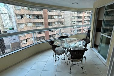 Apartamento &agrave; venda - 134m&sup2; - Meia Praia