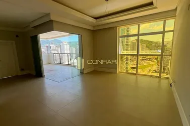 Apartamento &agrave; venda - 185m&sup2; - Meia Praia