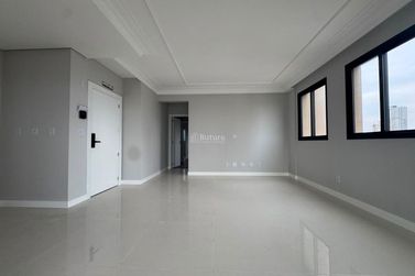 Apartamento &agrave; venda - 93m&sup2; - Centro