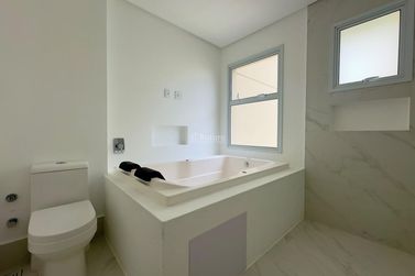 Apartamento &agrave; venda - 157m&sup2; - Meia Praia