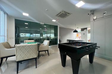 Apartamento &agrave; venda - 155m&sup2; - Meia Praia