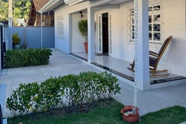 Casa &agrave; venda - 300m&sup2; - Cedro