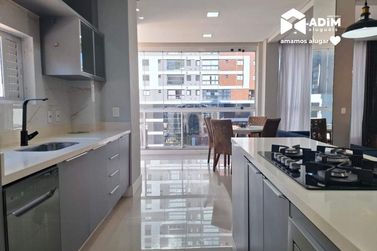 Apartamento para alugar - 125m&sup2; - Meia Praia