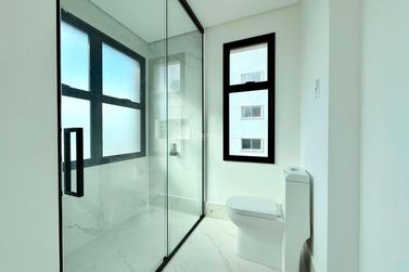 Apartamento &agrave; venda - 180m&sup2; - Meia Praia
