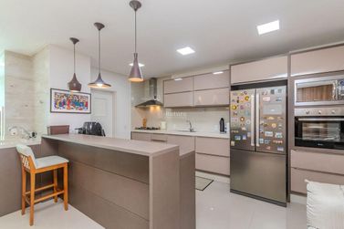 Apartamento &agrave; venda - 135m&sup2; - Meia Praia