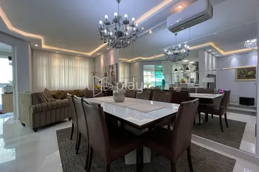 Apartamento &agrave; venda - 133m&sup2; - Meia Praia
