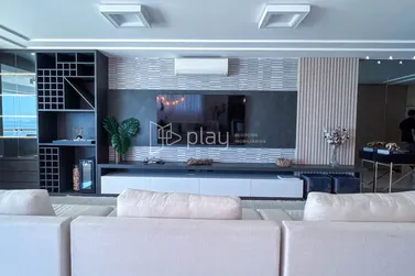 Apartamento &agrave; venda - 198m&sup2; - Meia Praia