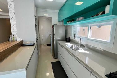 Apartamento &agrave; venda - 128m&sup2; - Meia Praia