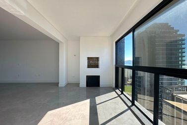 Apartamento &agrave; venda - 198m&sup2; - Meia Praia