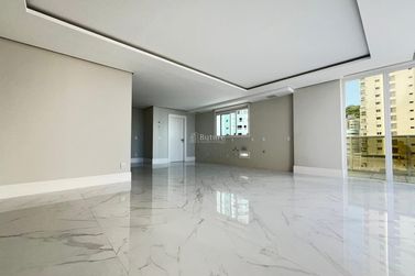 Apartamento &agrave; venda - 223m&sup2; - Pioneiros