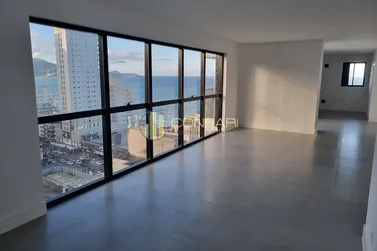Apartamento &agrave; venda - 207m&sup2; - Meia Praia