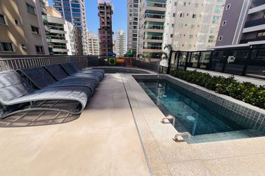 Apartamento &agrave; venda - 134m&sup2; - Meia Praia
