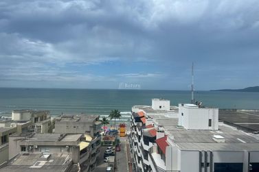 Apartamento &agrave; venda - 200m&sup2; - Meia Praia