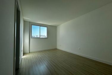 Apartamento &agrave; venda - 133m&sup2; - Meia Praia