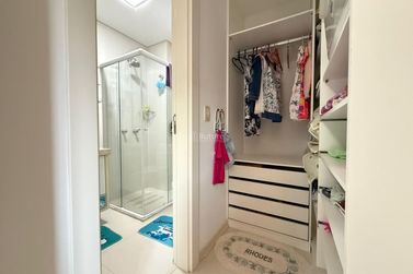 Apartamento &agrave; venda - 107m&sup2; - Meia Praia