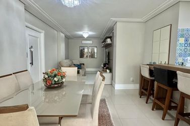 Apartamento &agrave; venda - 118m&sup2; - Meia Praia