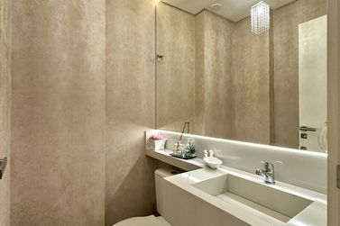 Apartamento &agrave; venda - 122m&sup2; - Meia Praia