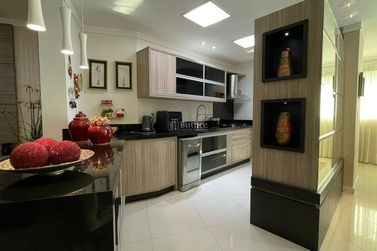 Apartamento &agrave; venda - 138m&sup2; - Centro