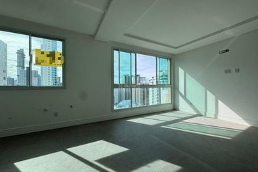 Apartamento &agrave; venda - 143m&sup2; - Centro