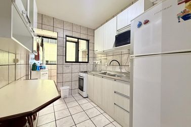 Apartamento &agrave; venda - 120m&sup2; - Meia Praia