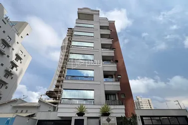 Apartamento &agrave; venda - 76m&sup2; - Pereque