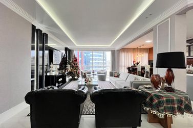Apartamento &agrave; venda - 198m&sup2; - Meia Praia