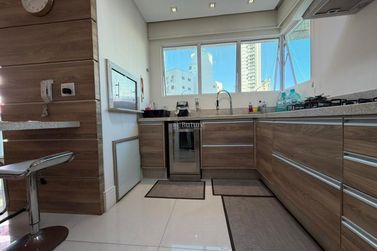 Apartamento &agrave; venda - 130m&sup2; - Centro