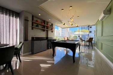 Apartamento &agrave; venda - 106m&sup2; - Meia Praia