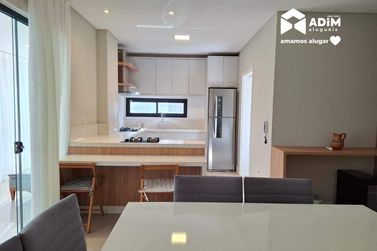 Apartamento para alugar - 123m&sup2; - Meia Praia
