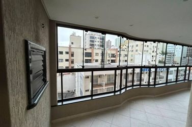 Apartamento &agrave; venda - 159m&sup2; - Meia Praia
