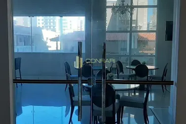 Apartamento &agrave; venda - 128m&sup2; - Meia Praia