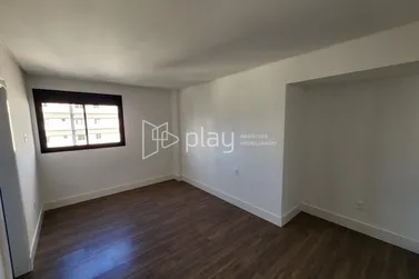 Apartamento &agrave; venda - 132m&sup2; - Meia Praia