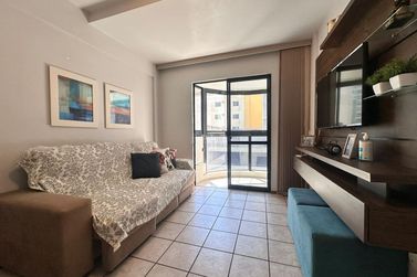 Apartamento &agrave; venda - 120m&sup2; - Meia Praia