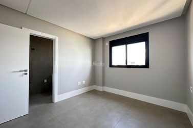 Apartamento &agrave; venda - 200m&sup2; - Meia Praia