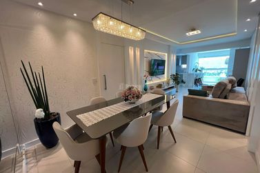 Apartamento &agrave; venda - 110m&sup2; - Meia Praia