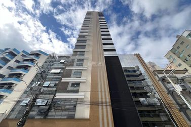 Apartamento &agrave; venda - 129m&sup2; - Meia Praia