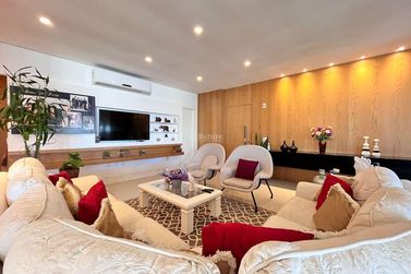 Apartamento &agrave; venda - 193m&sup2; - Meia Praia