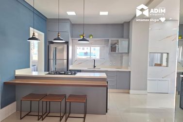 Apartamento para alugar - 125m&sup2; - Meia Praia