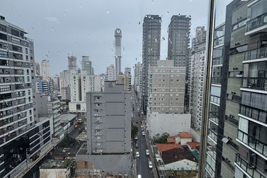 Apartamento &agrave; venda - 95m&sup2; - Meia Praia