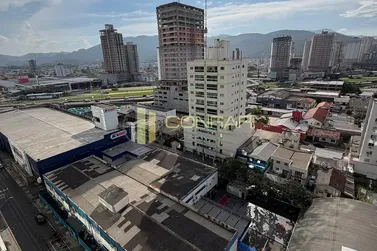 Apartamento &agrave; venda - 103m&sup2; - meia praia