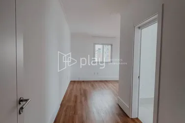 Apartamento &agrave; venda - 157m&sup2; - Meia Praia