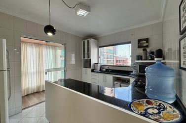 Apartamento para alugar - 170m&sup2; - Meia Praia