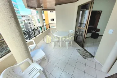 Apartamento &agrave; venda - 137m&sup2; - Meia Praia