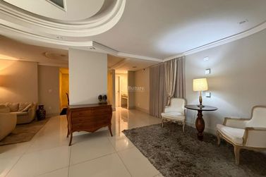 Apartamento &agrave; venda - 151m&sup2; - Centro