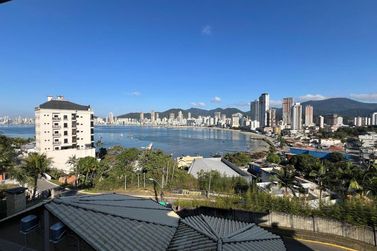 Casa &agrave; venda - 200m&sup2; - Canto da Praia
