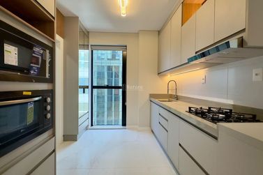 Apartamento &agrave; venda - 124m&sup2; - Meia Praia